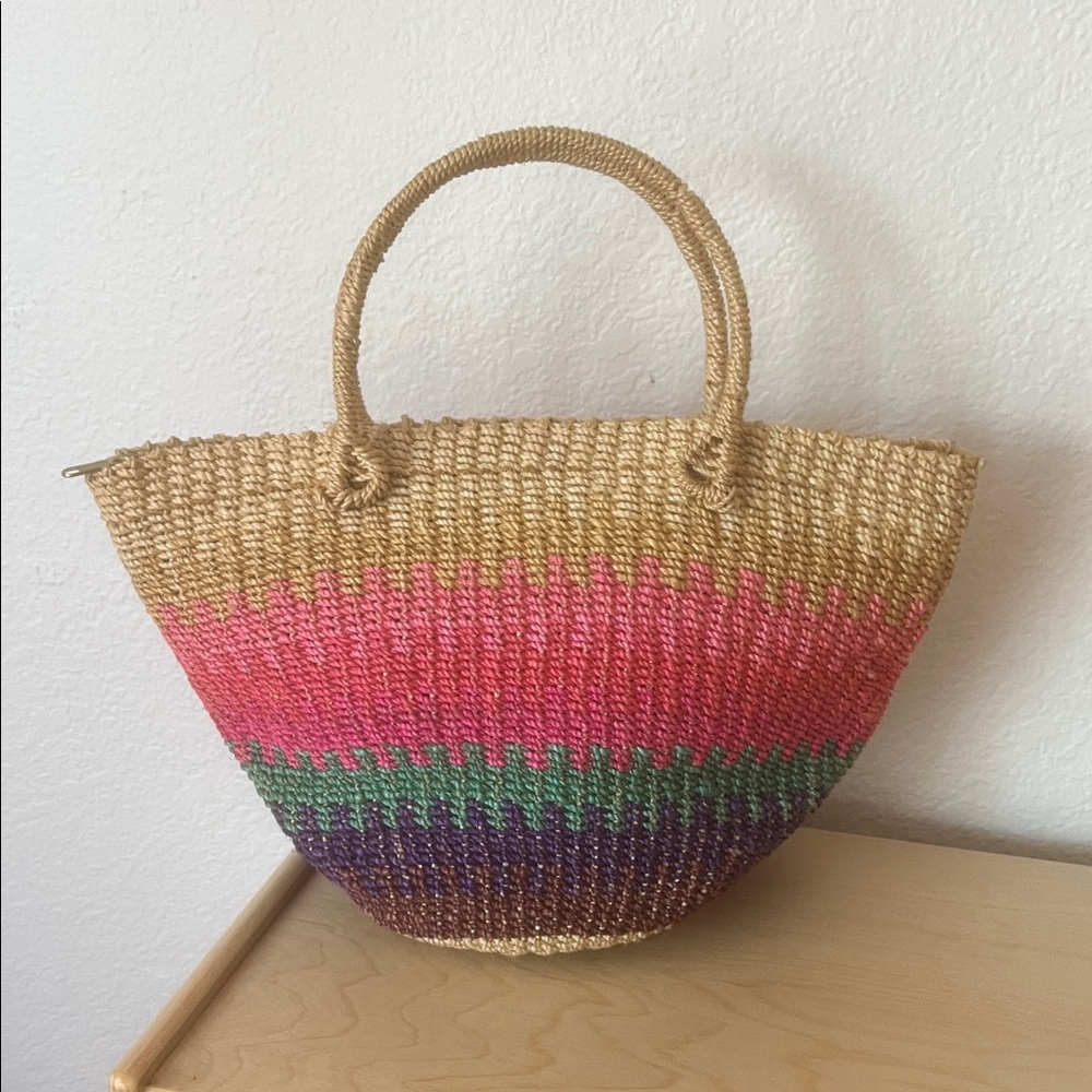 Gorgeous Bolga Basket Woven Straw Tote Bag with zipper